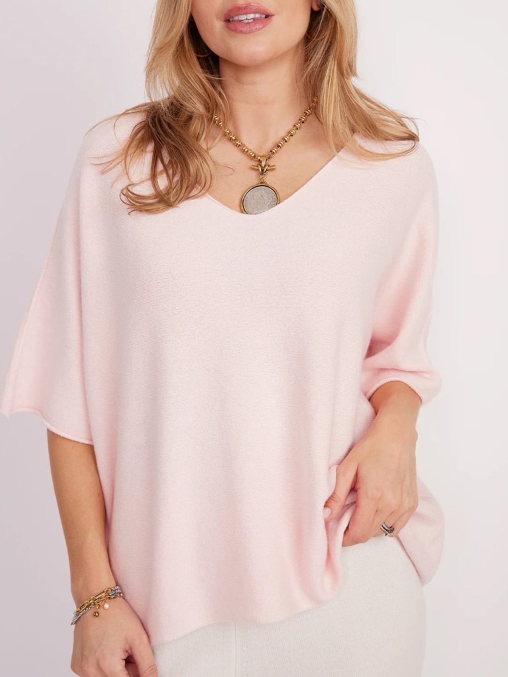 NEW ARRIVAL MADE IN ITALY VISCOSE BLEND V NECK Colorful Knit Sweaters Collection